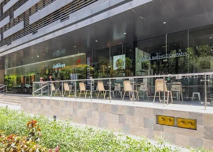 Furnished 1-bedroom In Avida Towers Riala, It Park With Fast Wifi, Netflix, Pool And Cebu