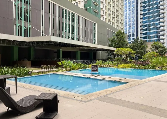 Apartment Furnished 1-bedroom In Avida Towers Riala, It Park With Fast Wifi, Netflix, Pool And Cebu