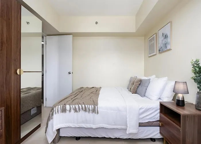 Apartment Furnished 1-bedroom In Avida Towers Riala, It Park With Fast Wifi, Netflix, Pool And Cebu