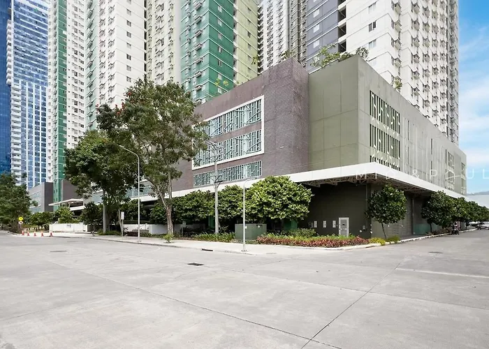 Furnished 1-bedroom In Avida Towers Riala, It Park With Fast Wifi, Netflix, Pool And Cebu