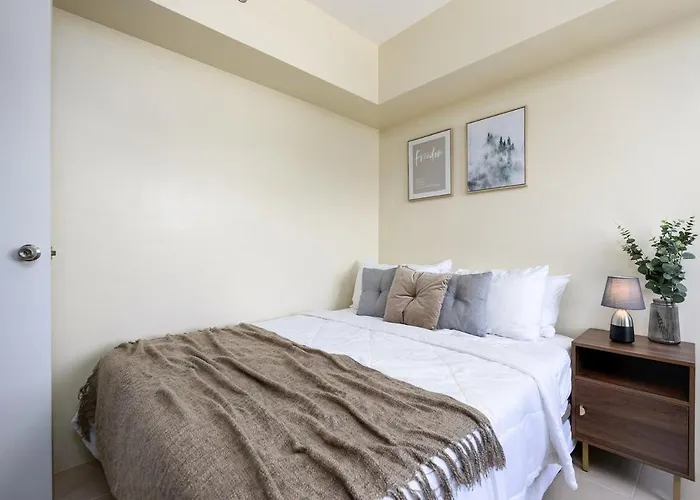 Furnished 1-bedroom In Avida Towers Riala, It Park With Fast Wifi, Netflix, Pool And Cebu